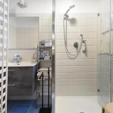 Amazing In With Outdoor Swimming Pool Apartment *