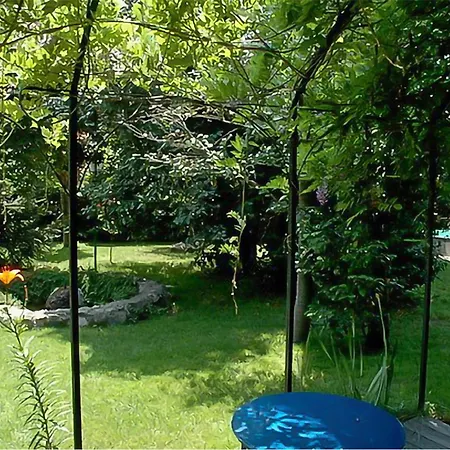 Amazing In With Outdoor Swimming Pool Apartment *